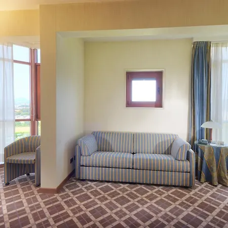 Federico Ii Hotel 4*
